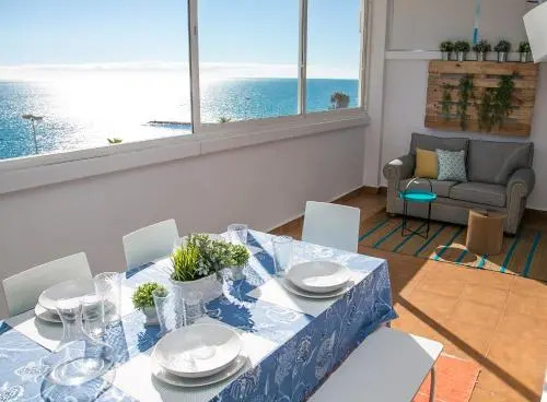UrbanChic Beachfront Apt