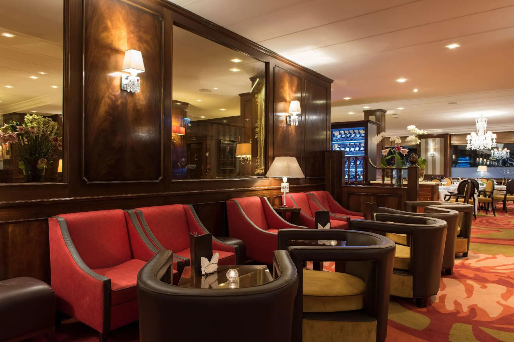 Hotel Bristol