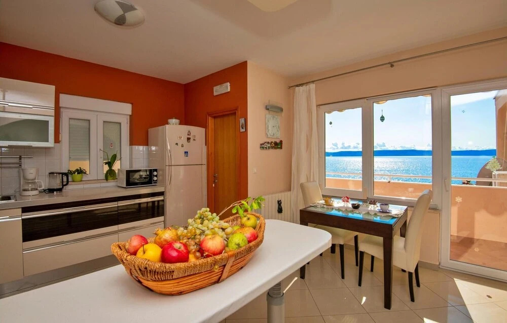Nice Apartment in Igrane With 3 Bedrooms and Wifi