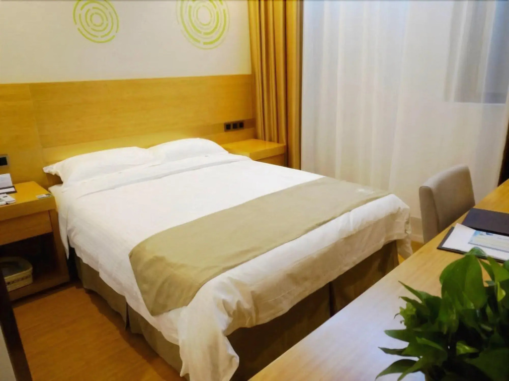 GreenTree Inn Suzhou Changshu North Haiyu Road Changhui Square Express Hotel