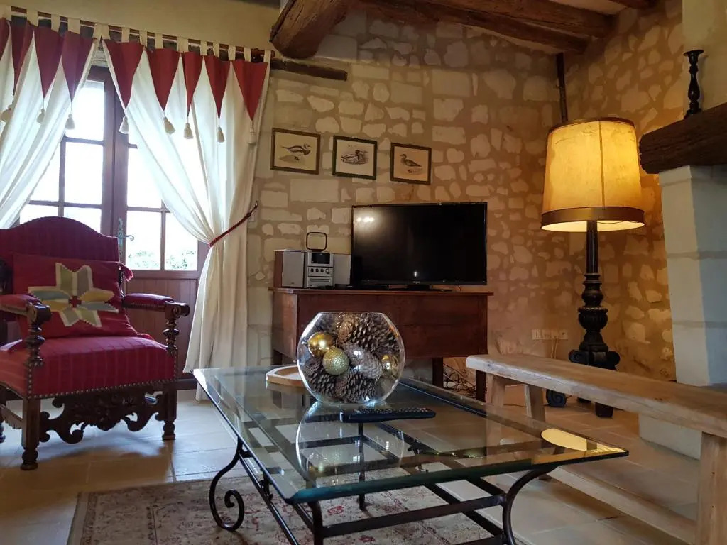 Château de Salvert - 4 Gîtes - 32 personnes
