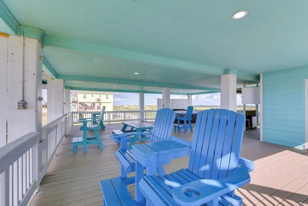 Walk to Beach: Home w/ Hot Tub & Deck in Gilchrist