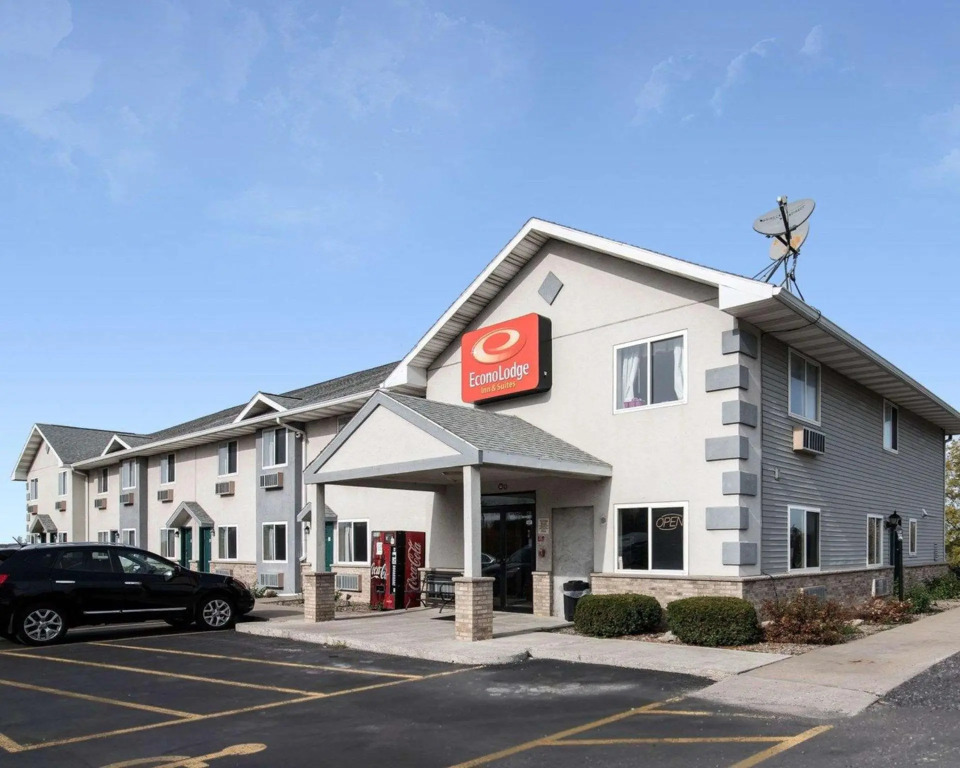 Econo Lodge Inn & Suites Canandaigua - Finger Lakes Area