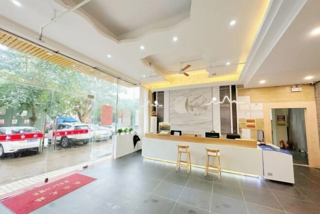 Xinyueju Hotel (Hainan Institute of Business and Technology Provincial Museum)