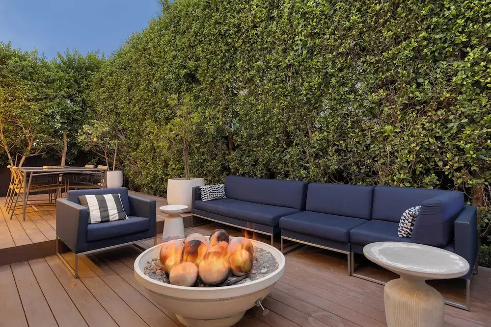 Stone Lagoon by Avantstay Steps to the Beach + Backyard Oasis!