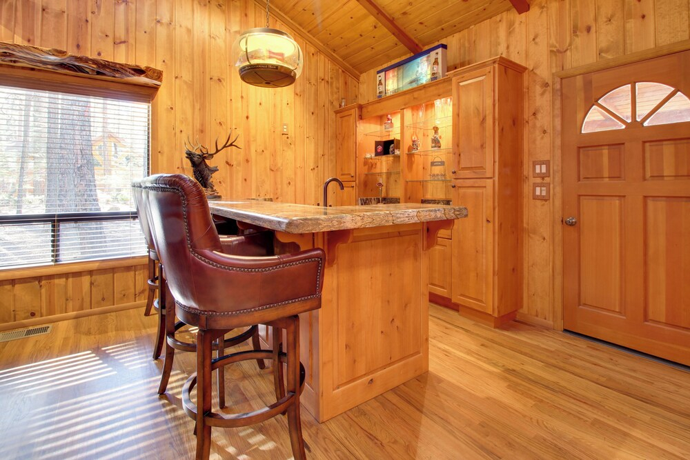 Bear's Den 2 Mi to Pinetop CC: Ski, Sled, Hike!