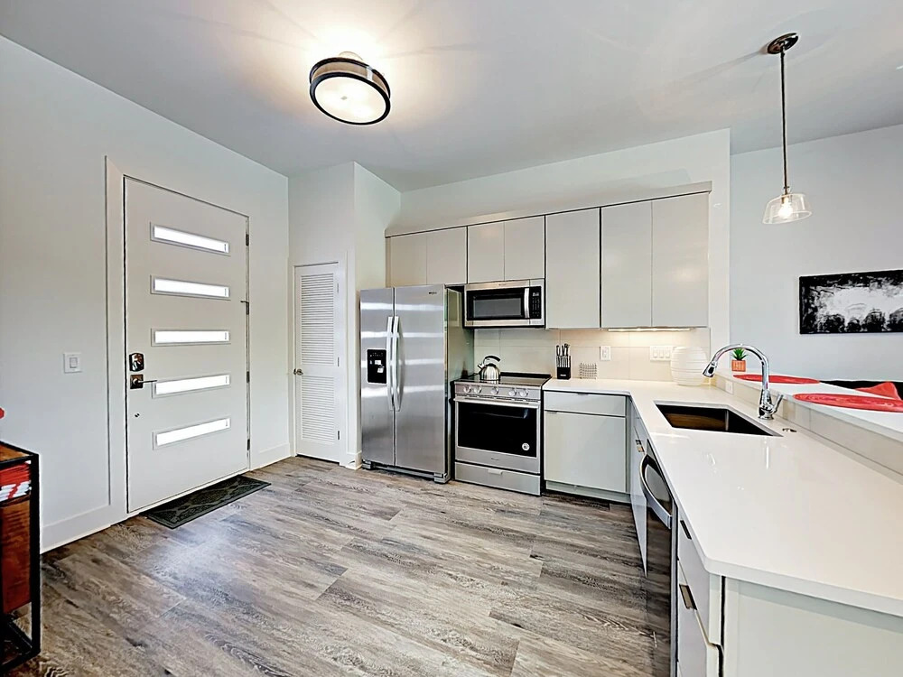 2519 Nashville (1655-163747) - 2 Br Apts