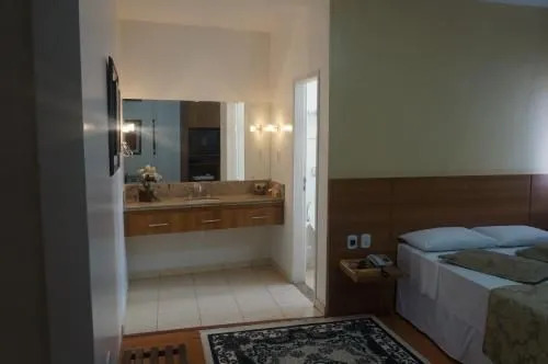 Rhuds Hotel