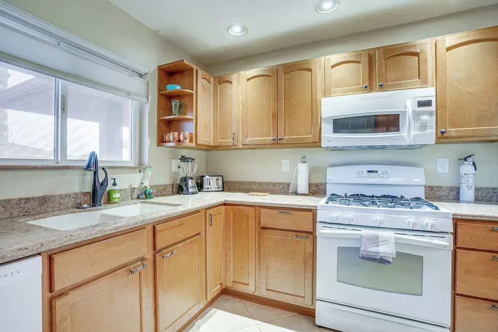 Close to Golf: Sun City Escape w/ Furnished Porch!