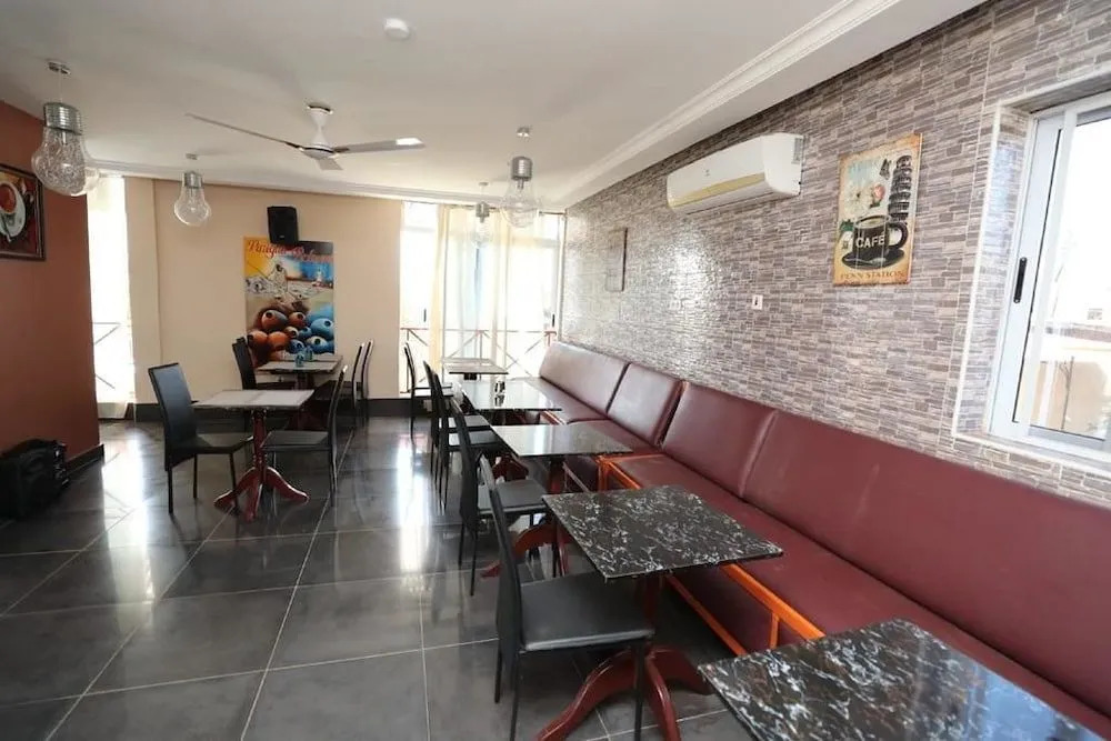 Parigha Hotel