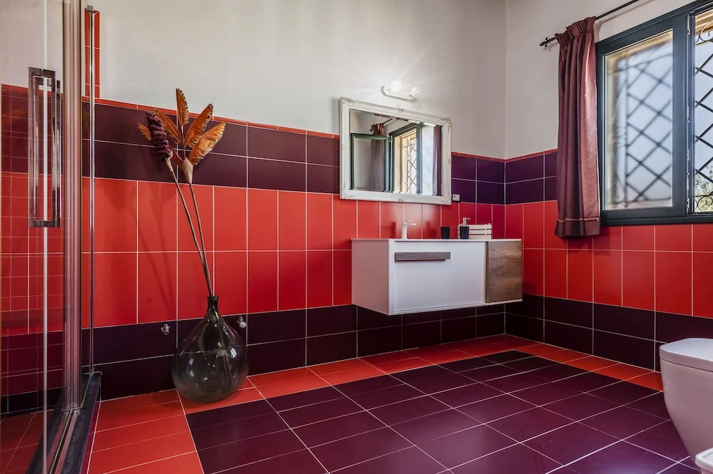 Charming Sea View Villa close to beach
