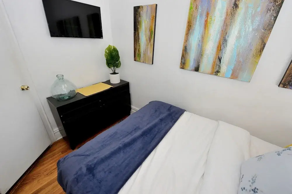 Midtown West Furnished Apartment 3BR Perfect Share