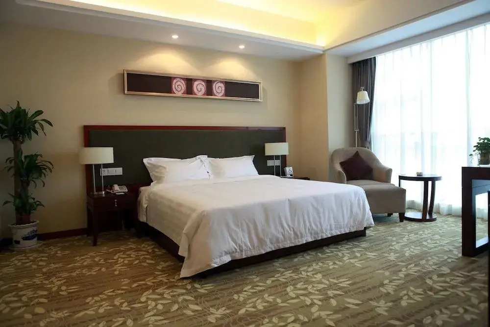 Suzhou East Shahu Linli Business Hotel