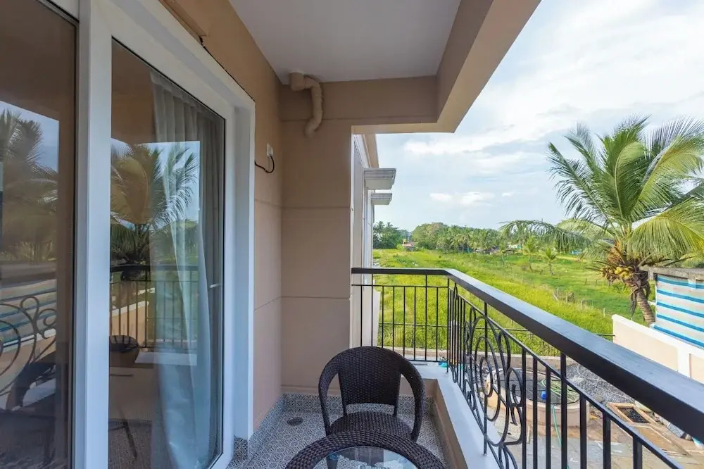Palm Retreat 1BHK Pool & Field Views