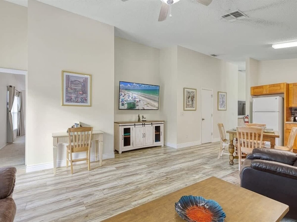 Villa Minutes From Disney 4bd 3bt Private Pool & Games 4 Bedroom Home