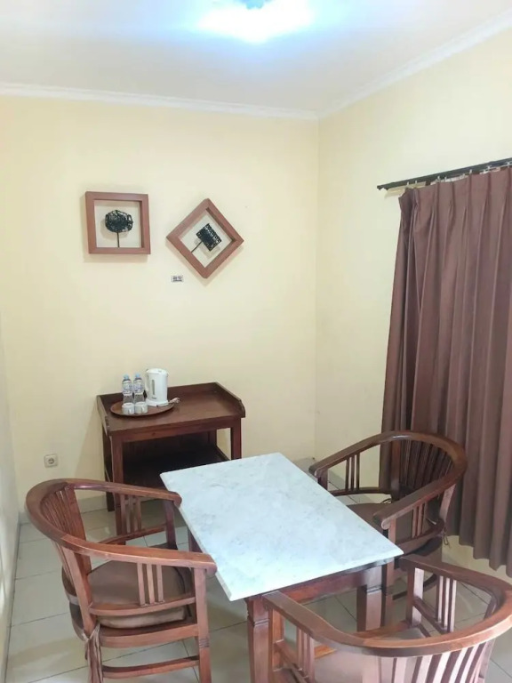 Newly Frances Hotel Cipaganti