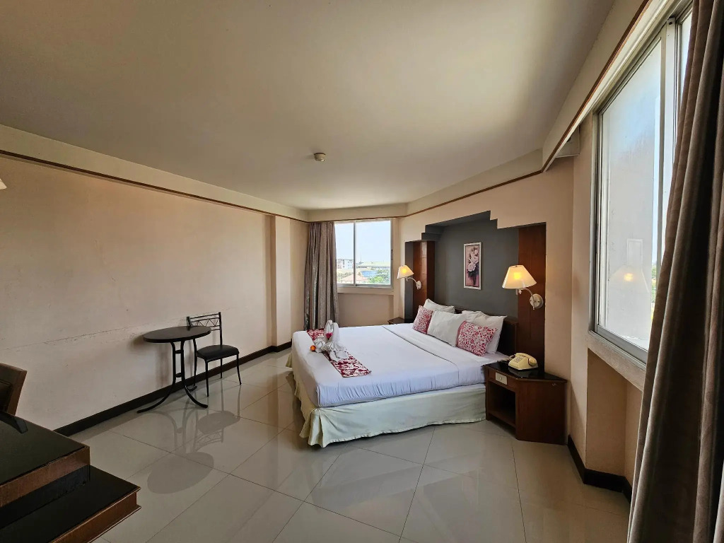 Songphanburi Hotel