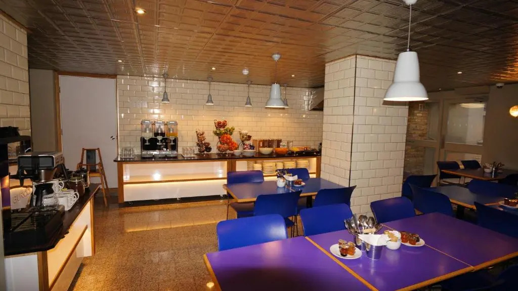 Crestfield Hotel