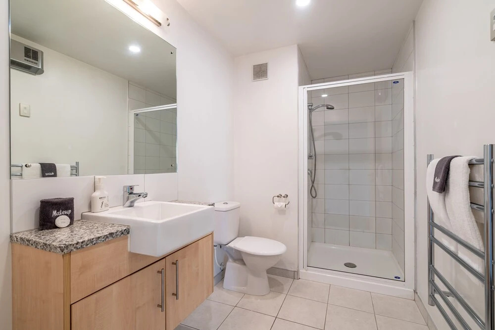Toodle's Wanaka Luxury with Mountain Views