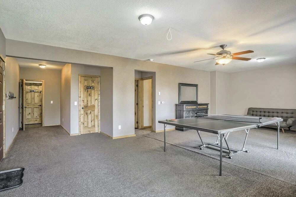4BD Quiet Ranch Setting Historical Canyon Views