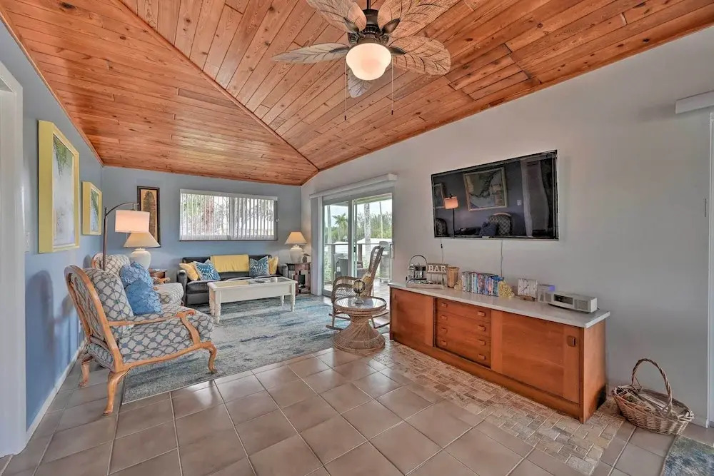 Everglades Getaway w/ Deck & Water Views