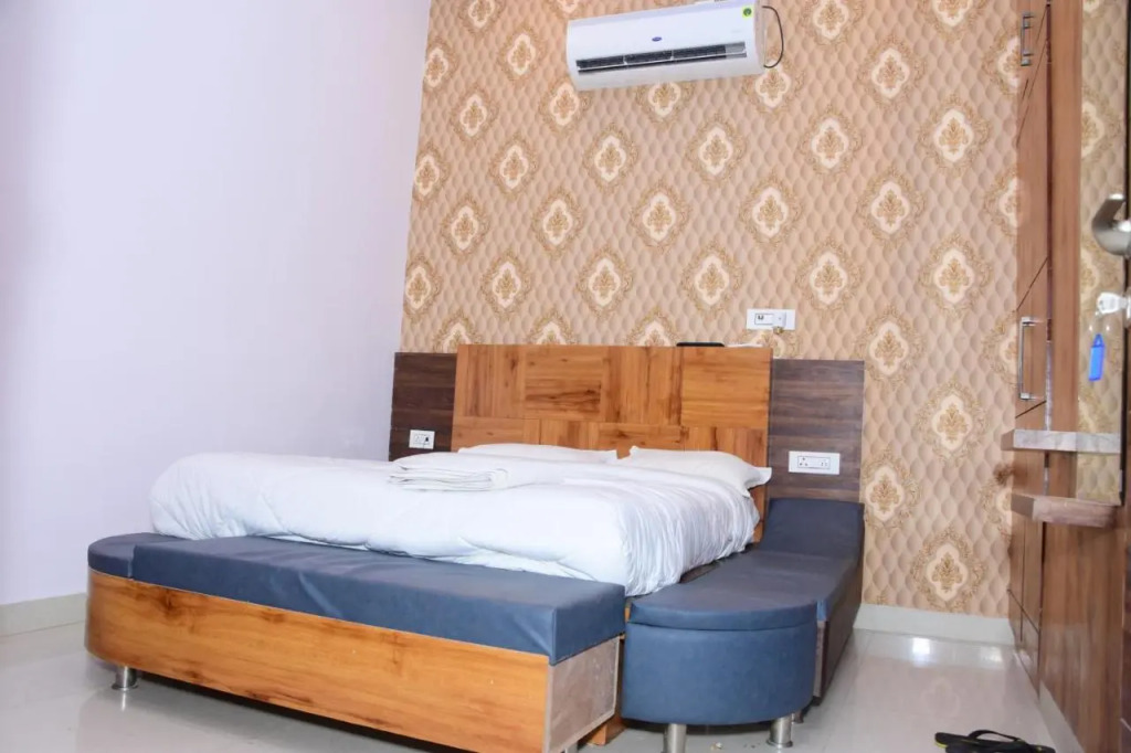 Udiksh Hotel and Restaurants