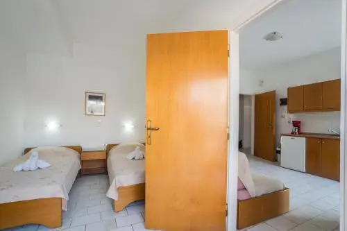 Stratis Apartments