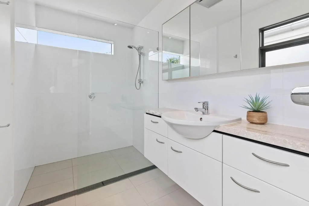 Ferguson St Family Home in Fabulous Location