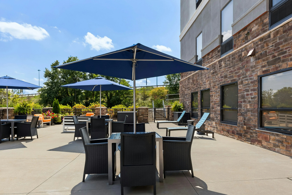Hampton Inn & Suites Canton