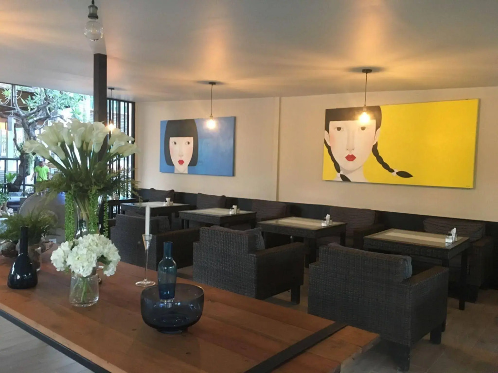 Paragon Inn