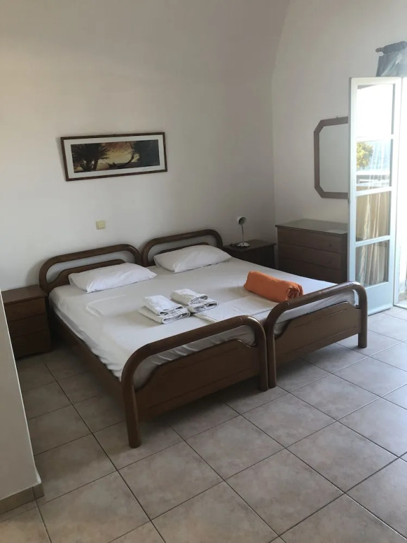 Tarelis Beach Apartments & Studios
