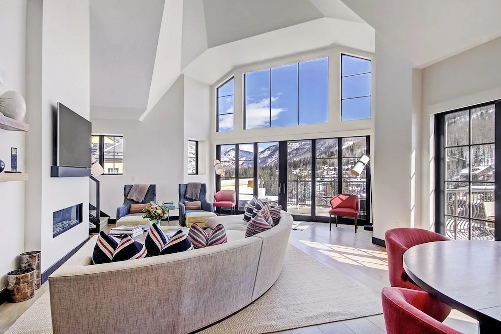 Iconic 5 Bedroom Penthouse at the Ritz-Carlton by RedAwning
