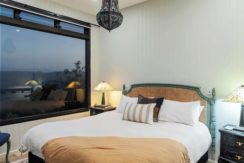 Escape to Serenity in Beechmont Luxurious Cabin Retreat