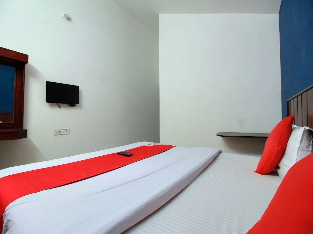 OYO 15479 Vista Suites Kalatty