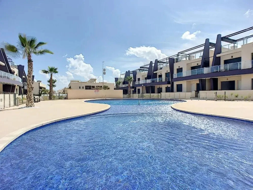 Stylish Apartment Near the Coast
