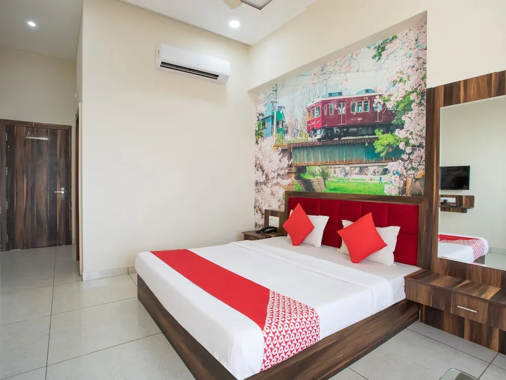 Oyo 40909 Shiv Palace