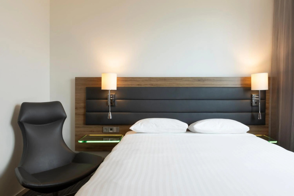 Moxy Edinburgh Airport