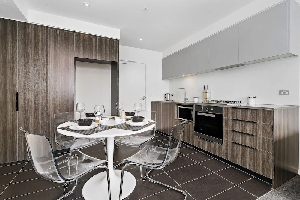 ABIGAIL, 2BDR Docklands Apartment
