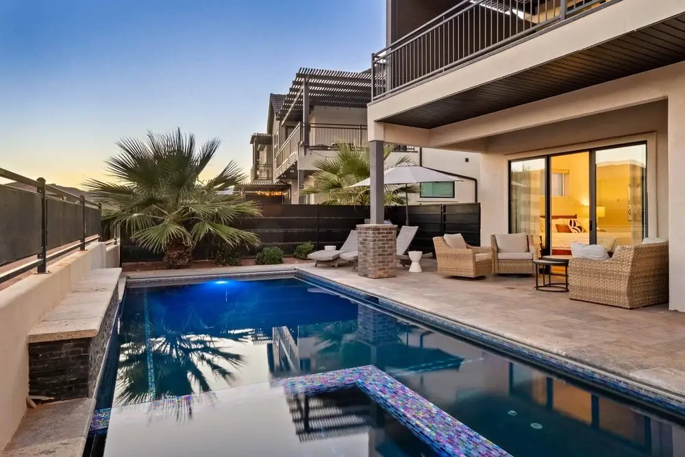Private Pool Oasis #57 5 Bedroom Townhouse