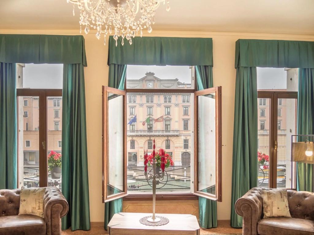 Grand Canal Suite by Wonderful Italy