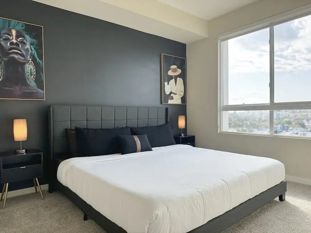 Beautiful 1 BR in LA Gym Pool 10mins to Cedar