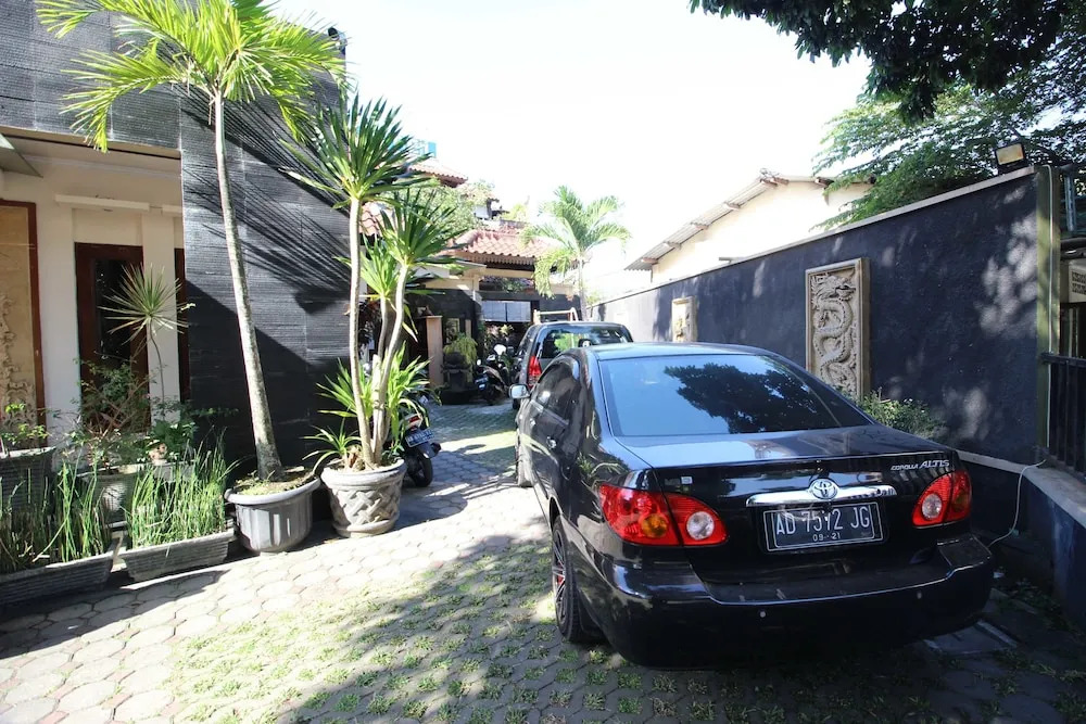 RedDoorz Plus near Tugu Jogja 2