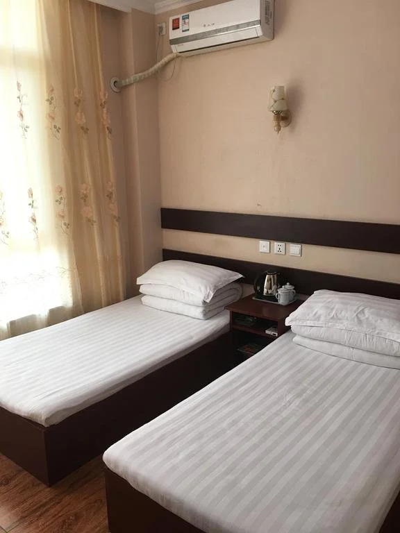 Pearl Fashion Inn