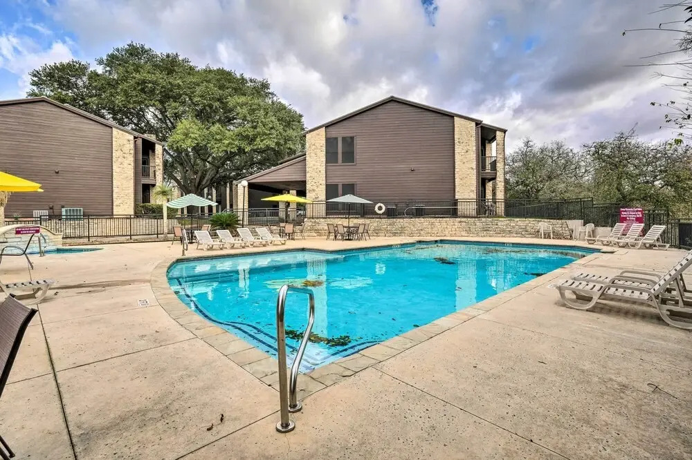 Graham Haus' River Condo: Walk to Schlitterbahn!
