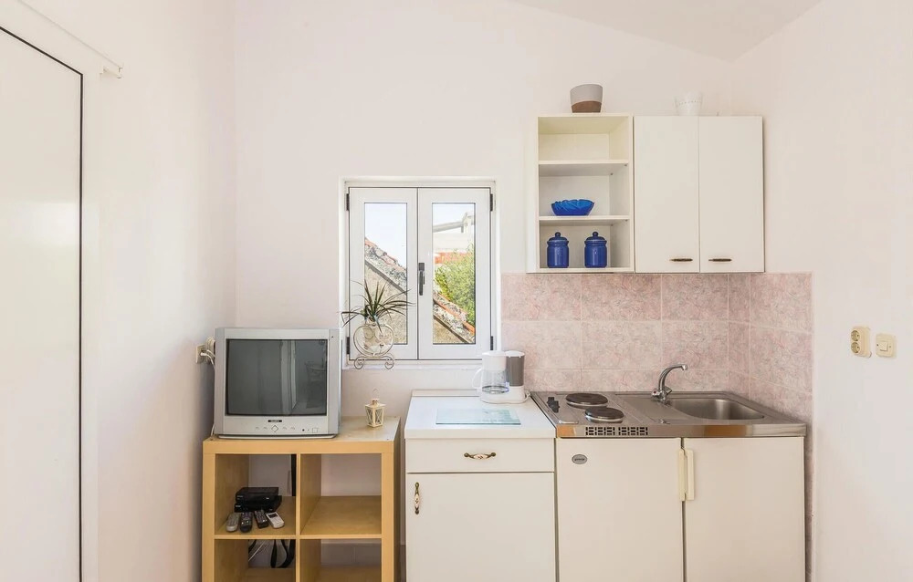 Amazing Home in Podgora with Hot Tub, WiFi & 4 Bedrooms