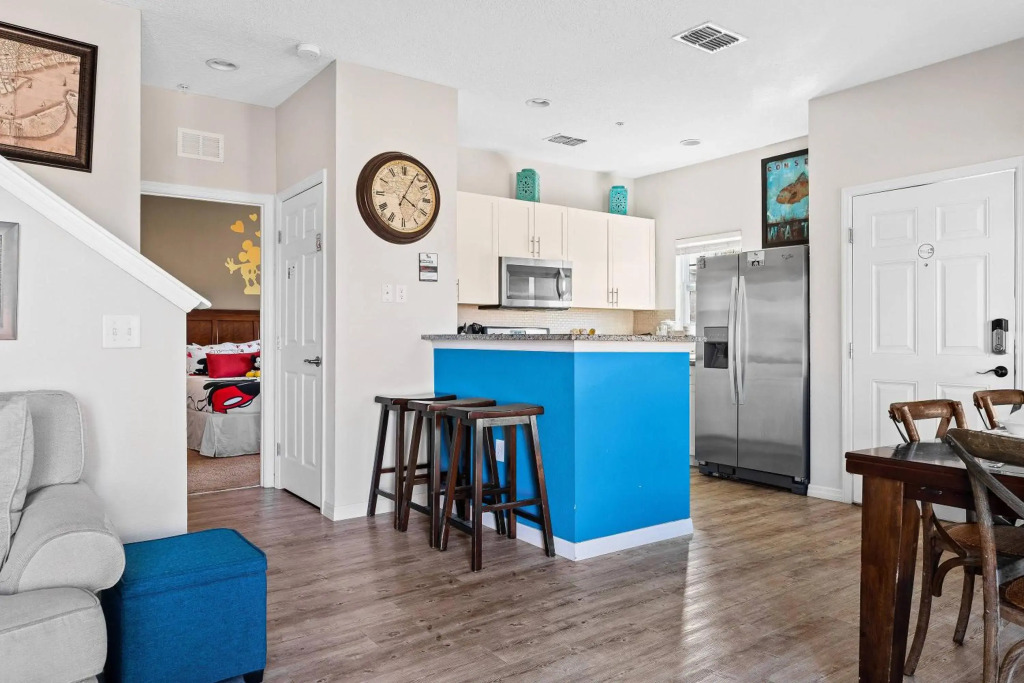 4BR Community pool across the street WL8989