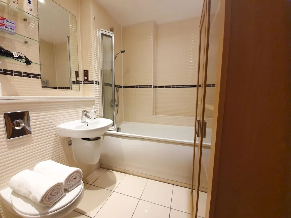 Livestay 3 Bed Apt on 8th Floor With Amazing Views