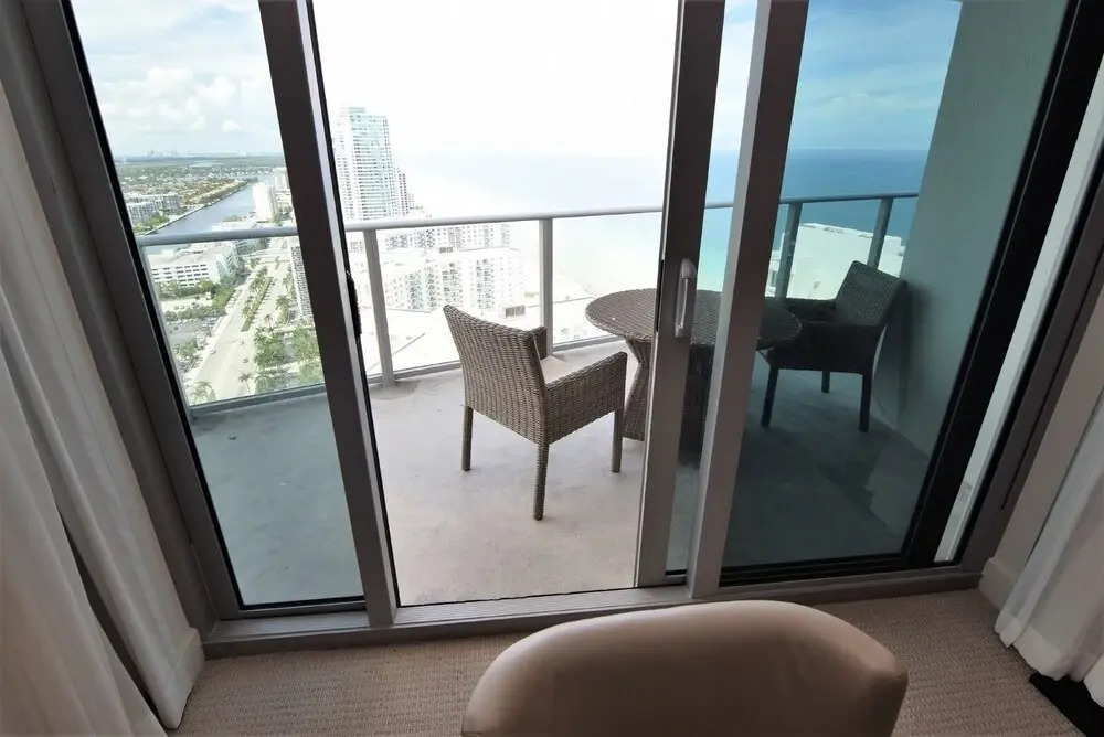 Beautiful Ocean Front 3 Bed 3 Bath @ Hyde Resort!