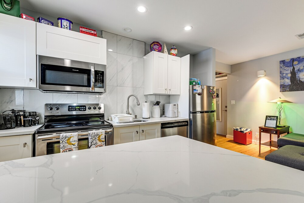 4 Mi to Hyde Park Village! Modern Escape w/ Yard