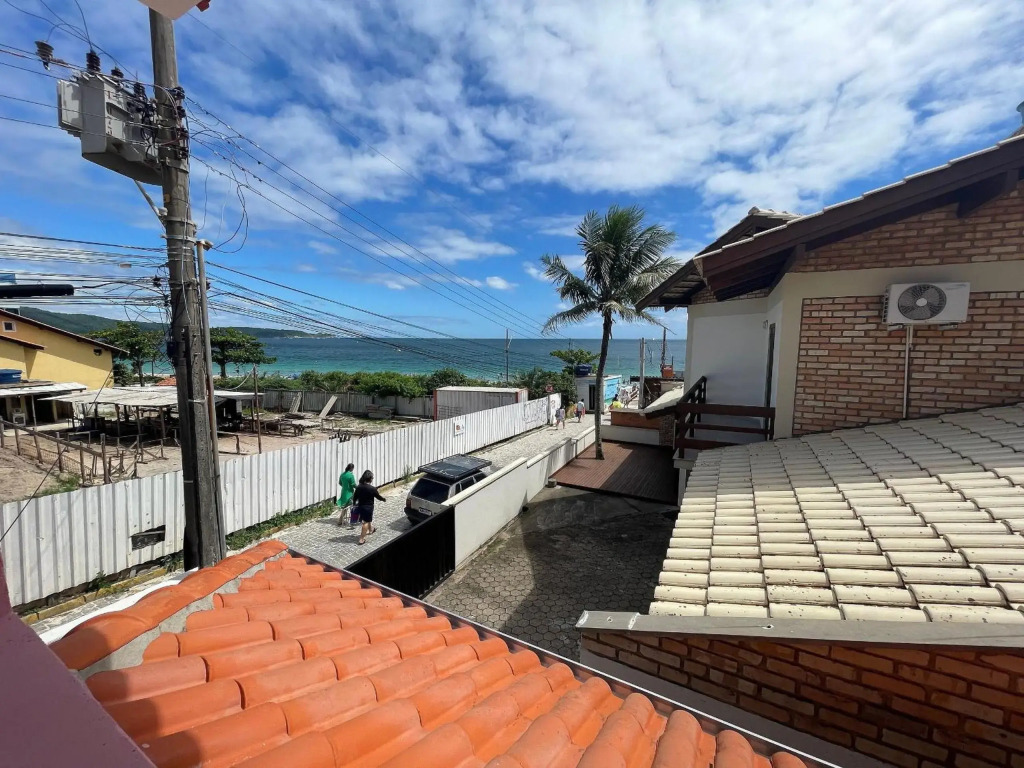 Cód 411- Casa quadra mar em Bombinhas Centro - 30m da praia